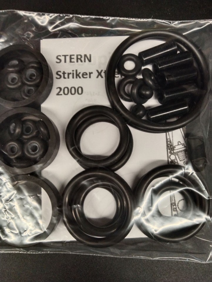 STERN - Striker Xtreme - 2000