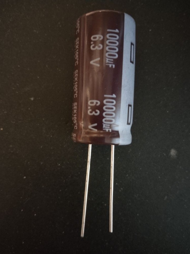 Capacitor Electrolytic - Radial - 6.3V / 10000µF