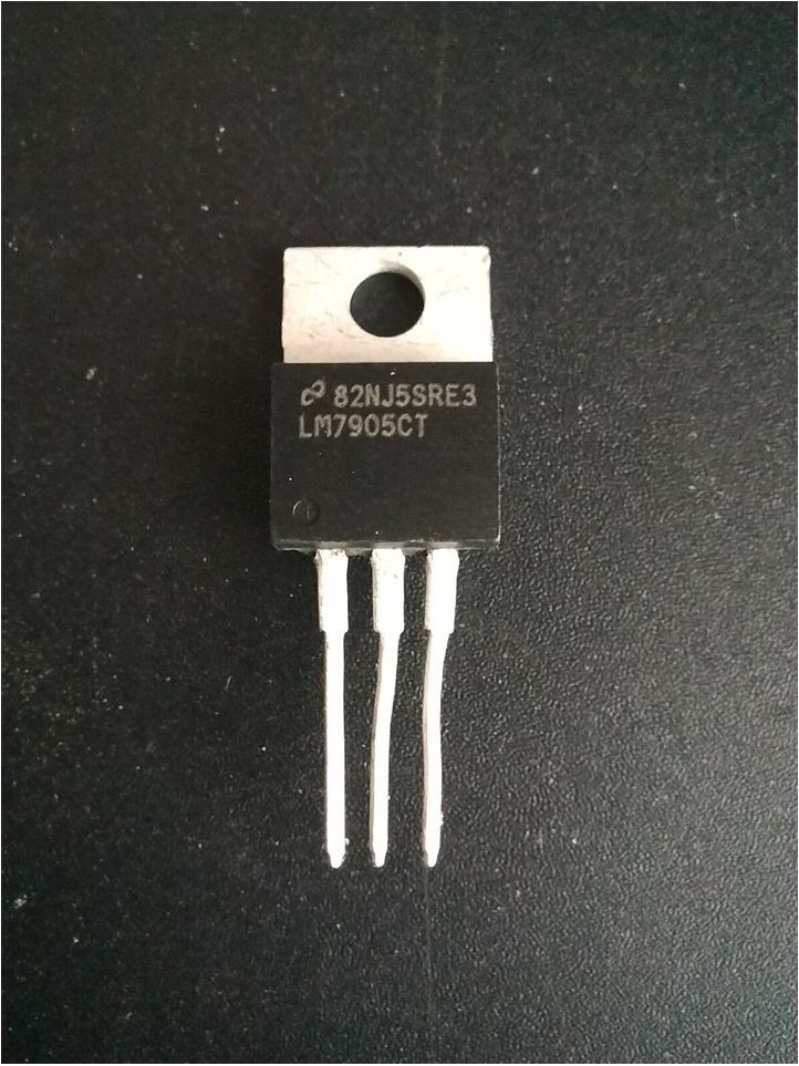 Régulateur - LM7905  -5V