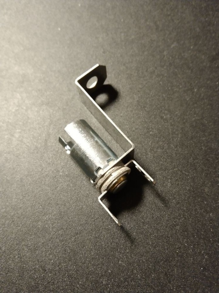 Socket BA9S - E-120-162