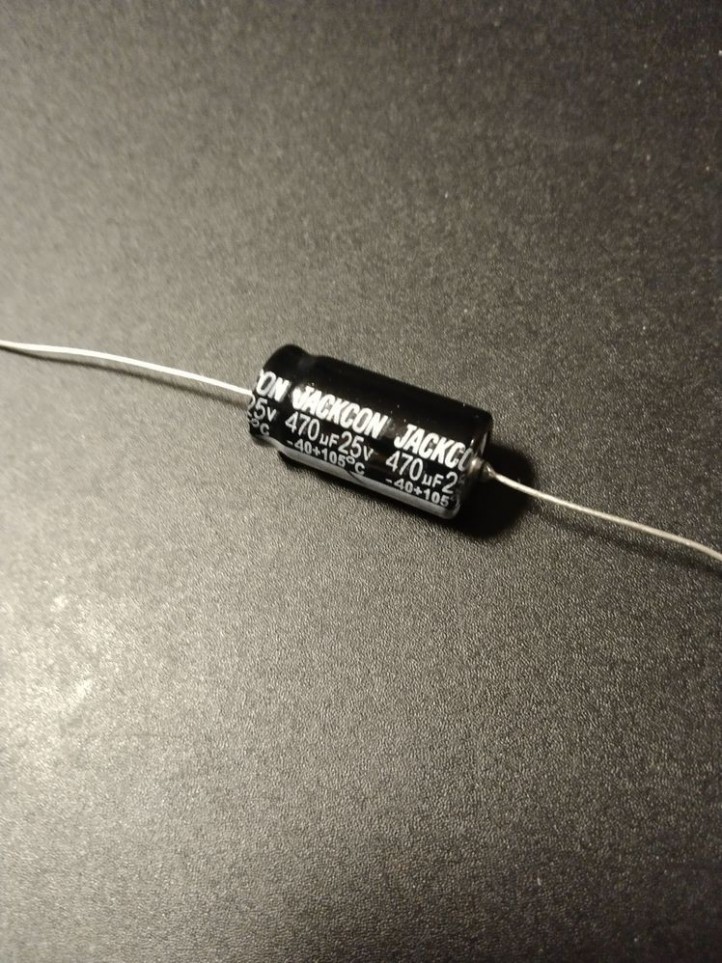 Capacitor Electrolytic - Axial - 25V / 470µF