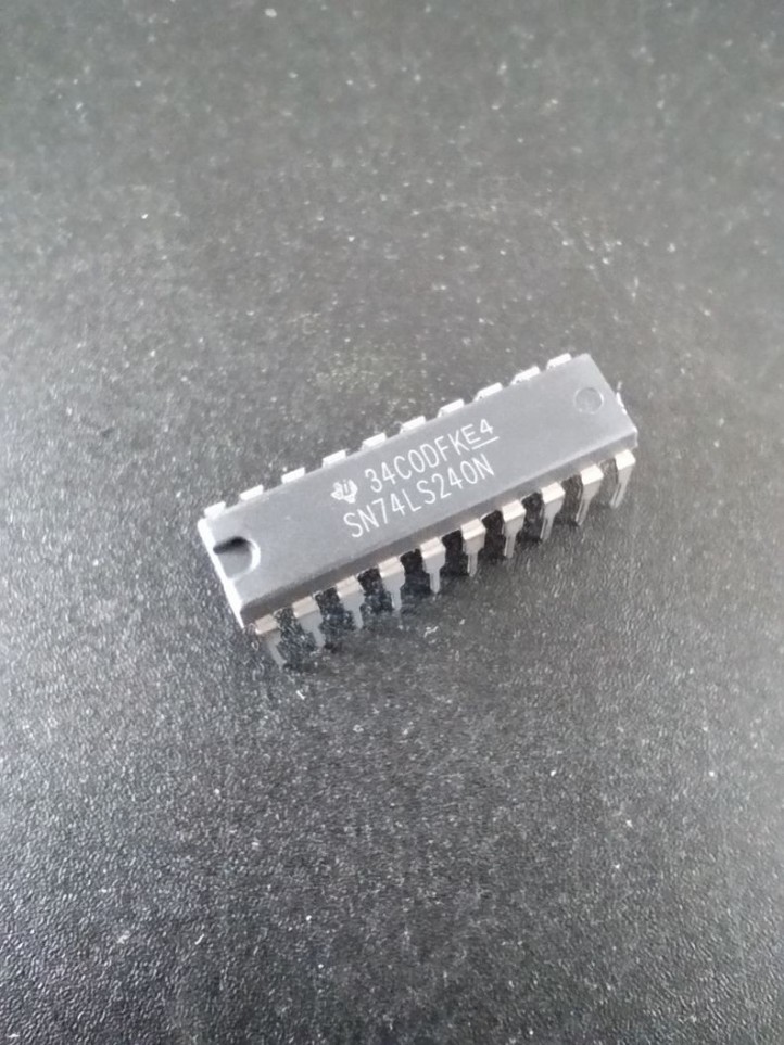 I.C. - 74LS240