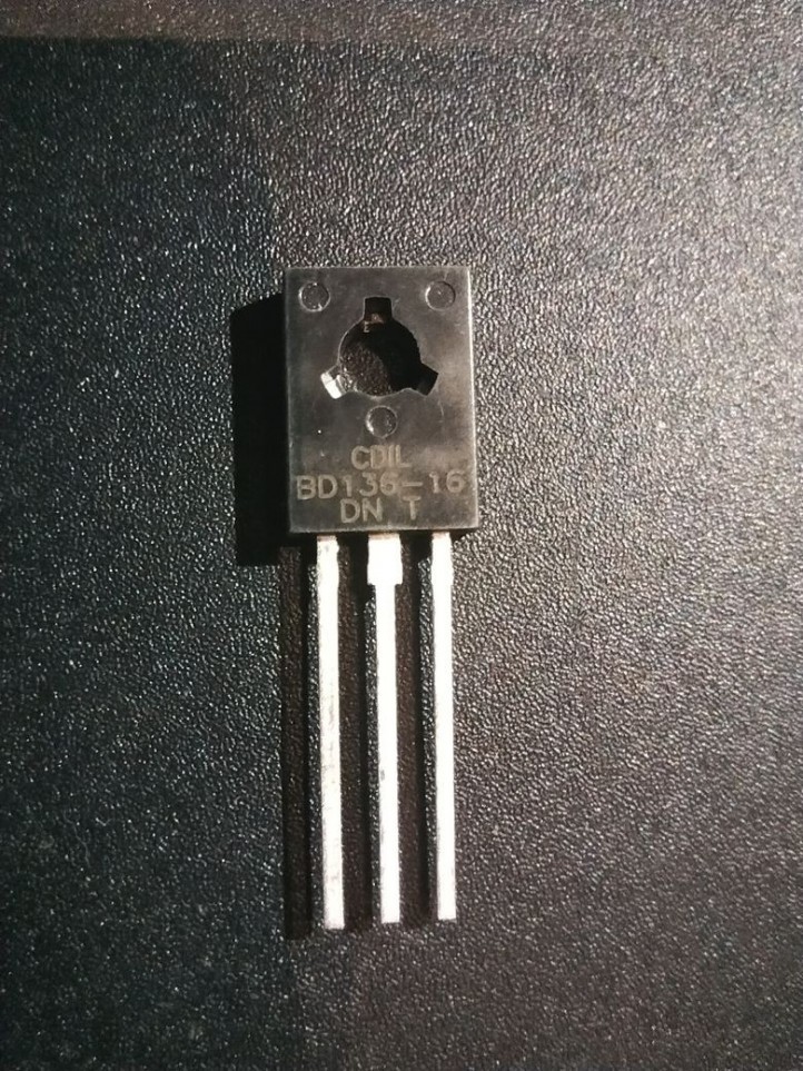 Transistor - BD136