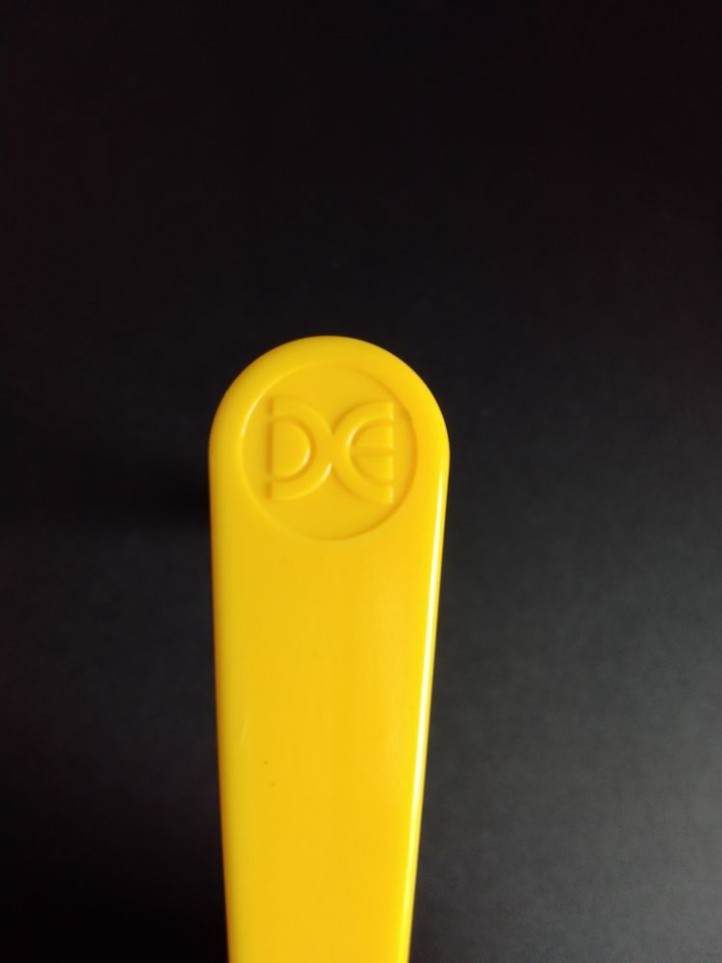 DATA EAST - Flipper & Shaft - Yellow  - DE Logo
