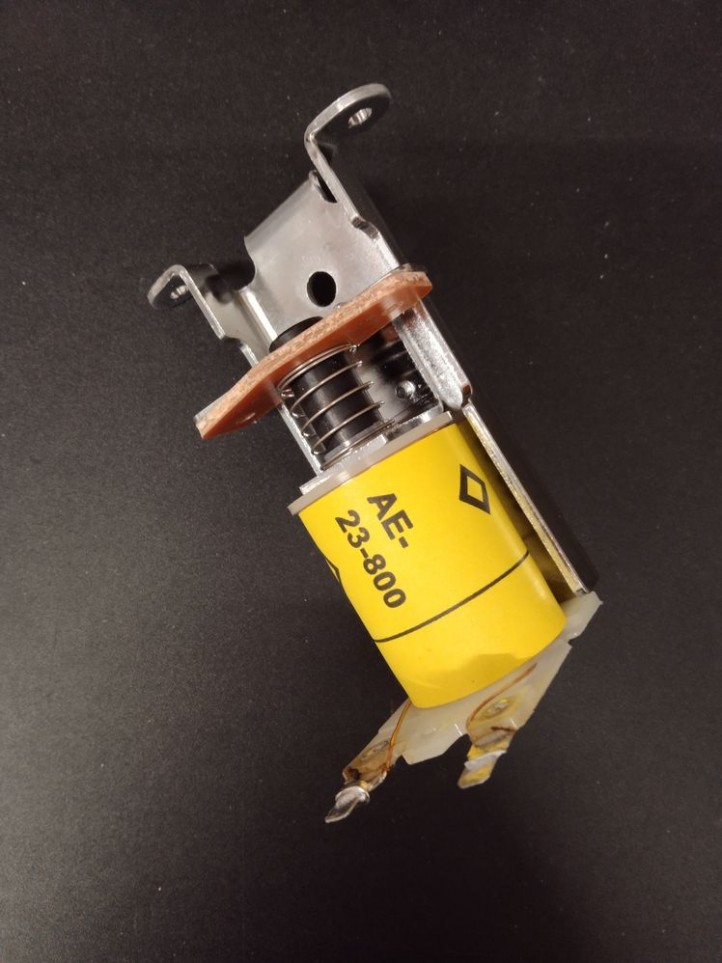BALLY / WILLIAMS - Jet Bumper Coil Bracket Assembly - B-9415-1