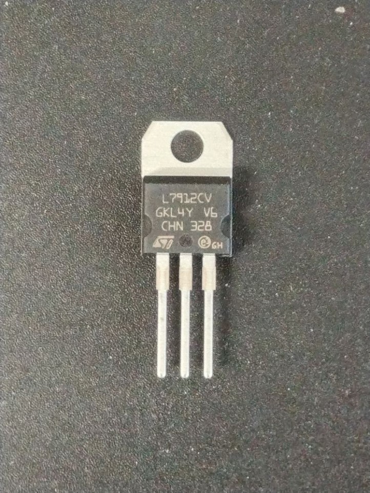 Voltage Regulator - LM7912  -12V