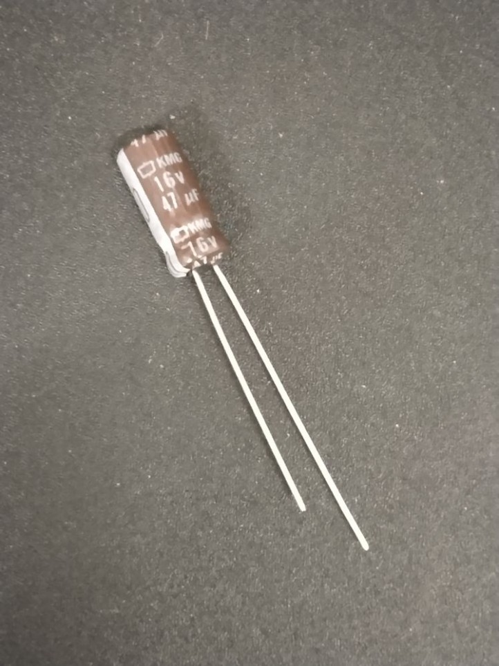 Capacitor Electrolytic - Radial - 16V / 47µF
