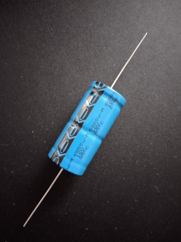 Capacitor Electrolytic - Axial - 16V / 6800µF