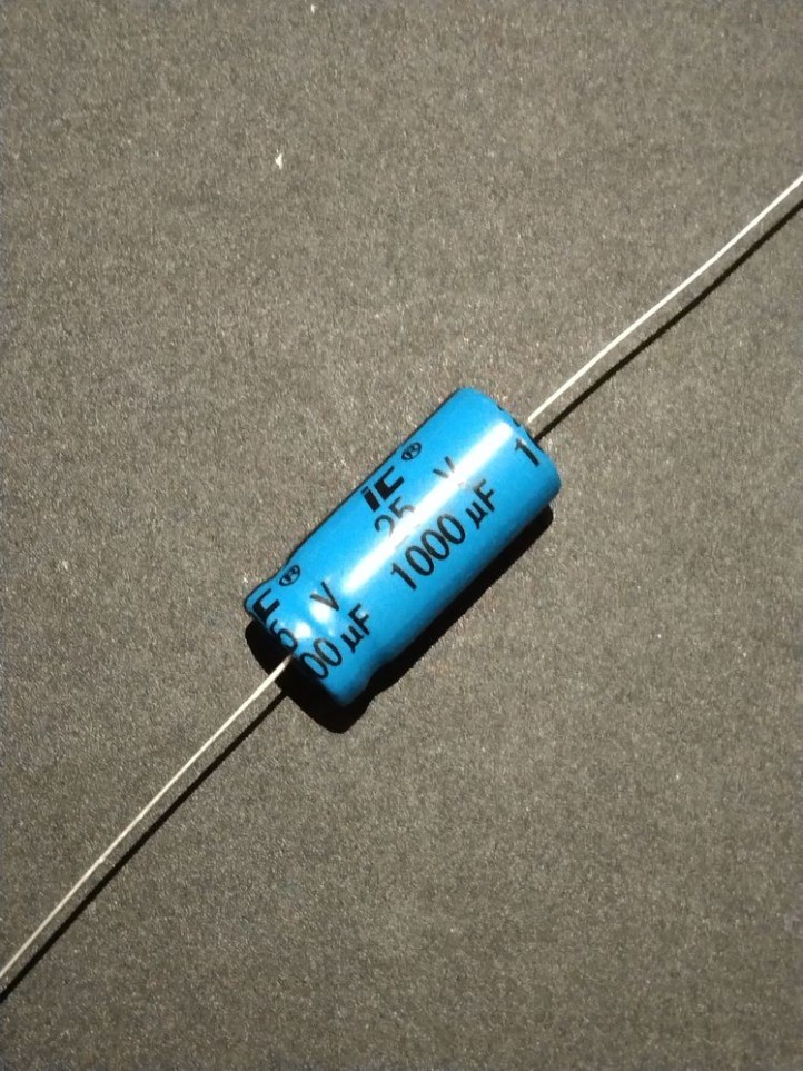 Capacitor Electrolytic - Axial - 25V / 1000µF