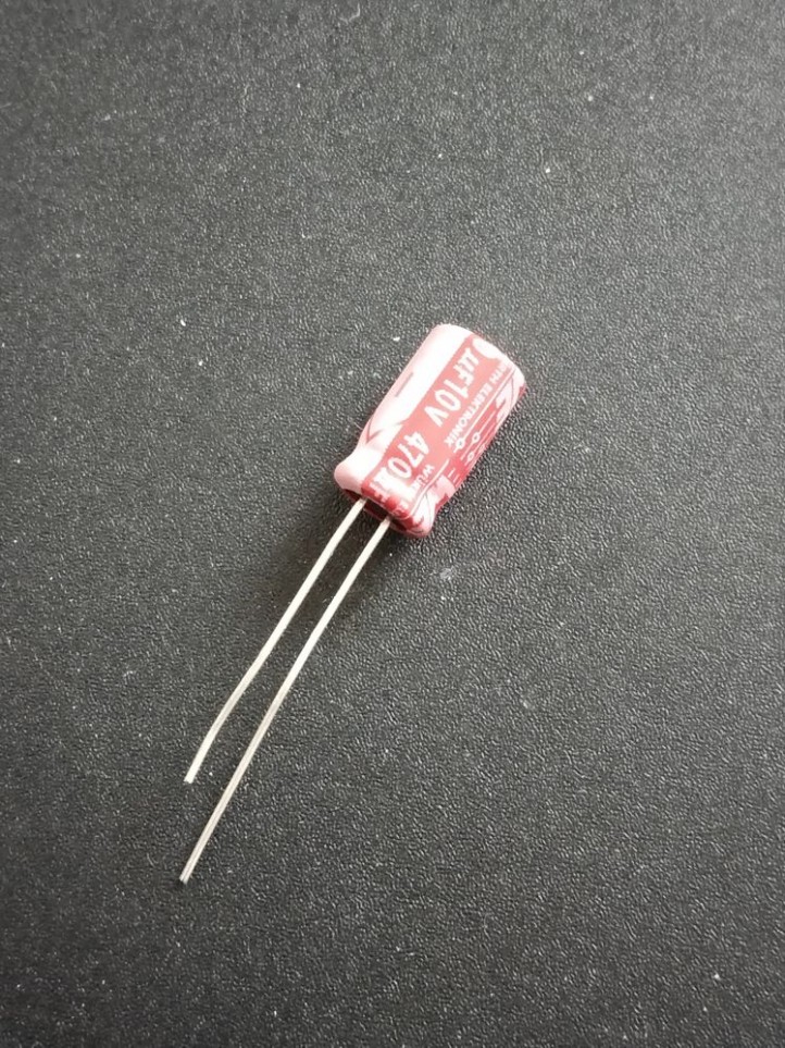 Capacitor Electrolytic - Radial - 10V / 470µF