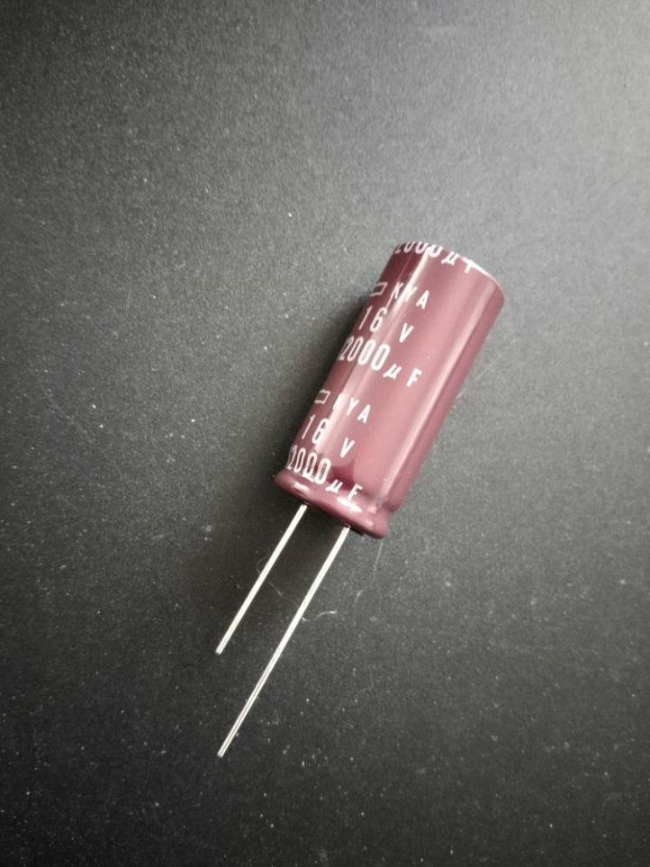 Capacitor Electrolytic - Radial - 16V / 12.000µF