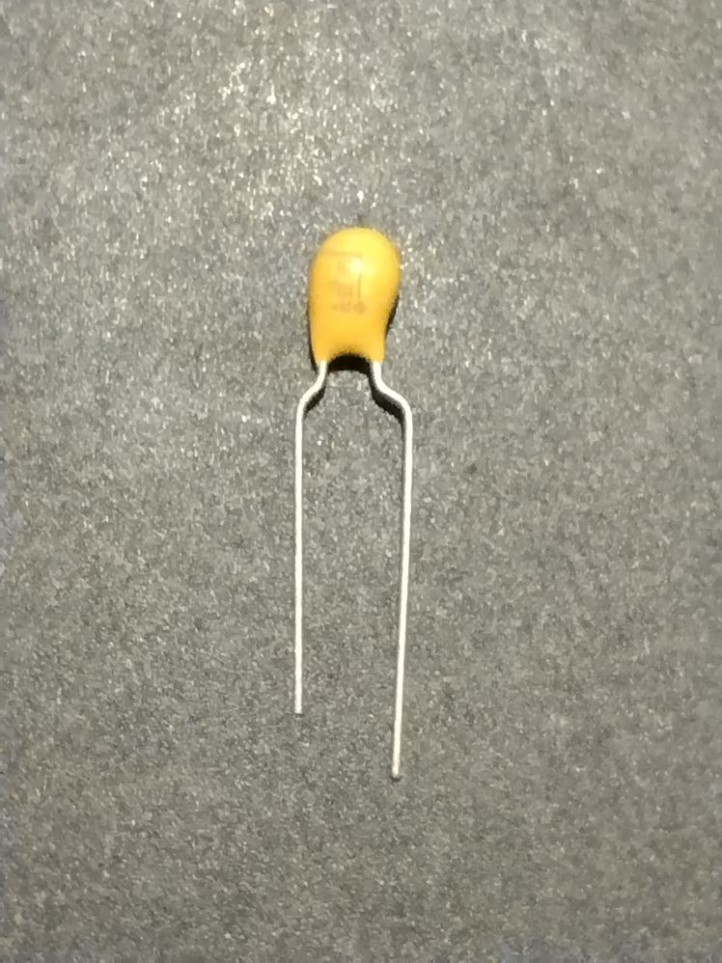 Capacitor Tantalum - 20V / 10µF