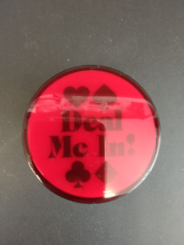Bouton de Caisse Large - DEAL ME IN! - Rouge - Corps Noir