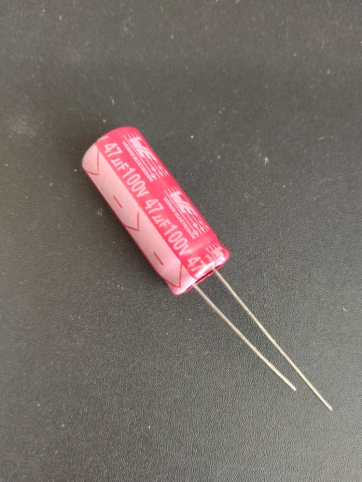 Capacitor Electrolytic - Radial - 100V / 47µF