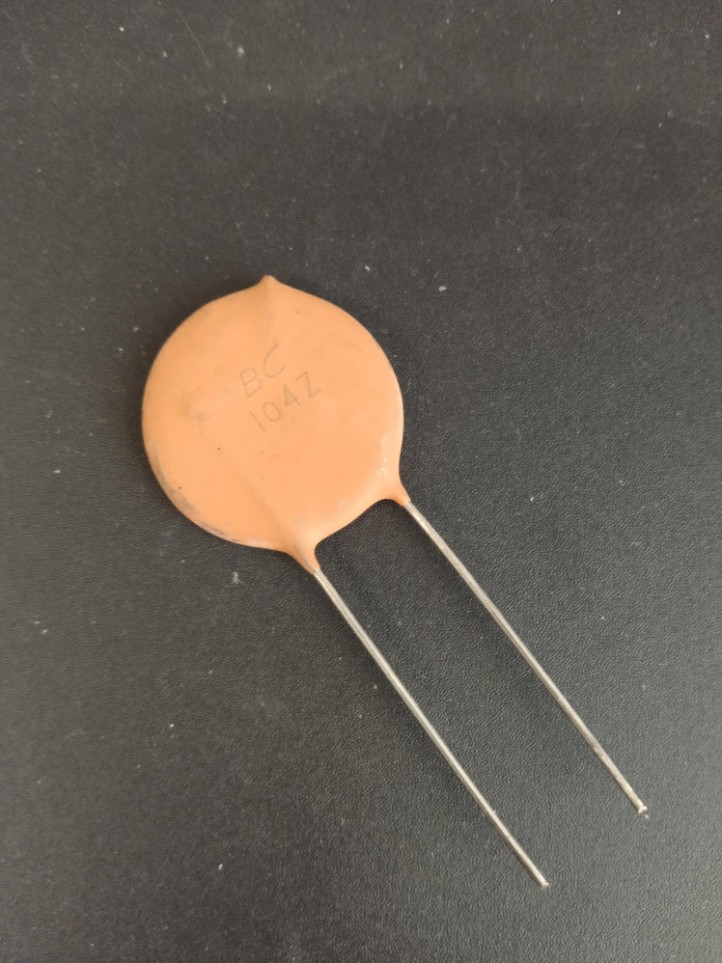 Condensateur Céramique - 500v / 0.1µF