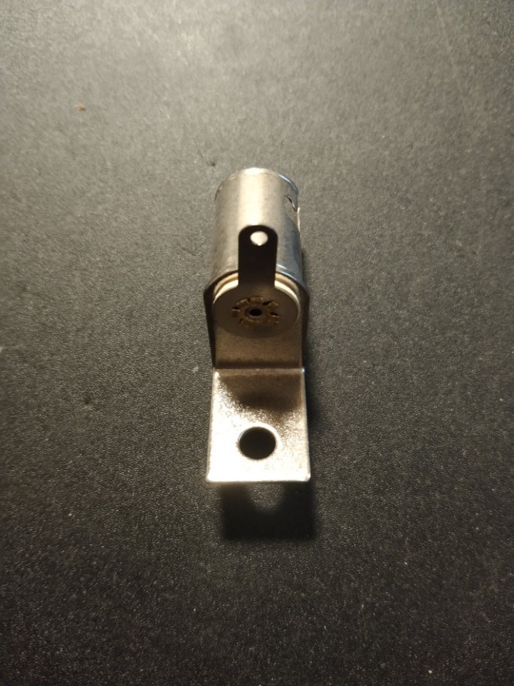 Socket BA9S - E-120-99