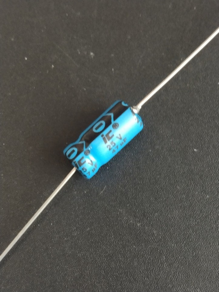 Capacitor Electrolytic - Axial - 25V / 47µF