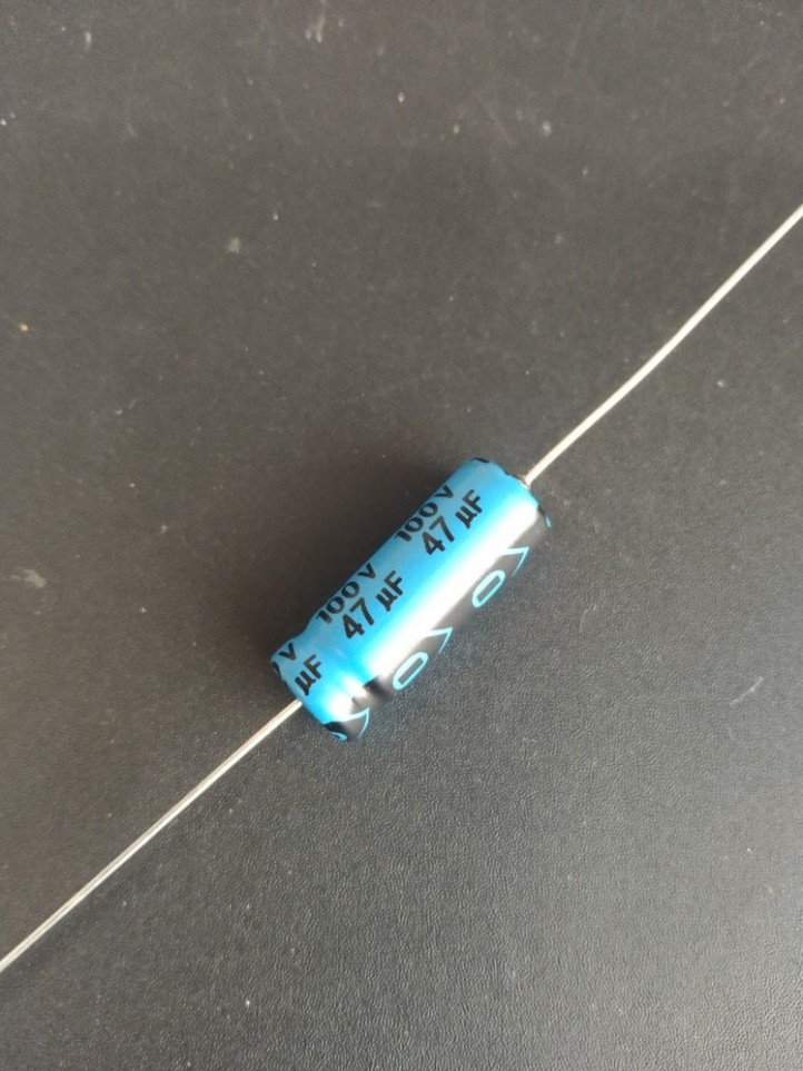 Capacitor Electrolytic - Axial - 100V / 47µF