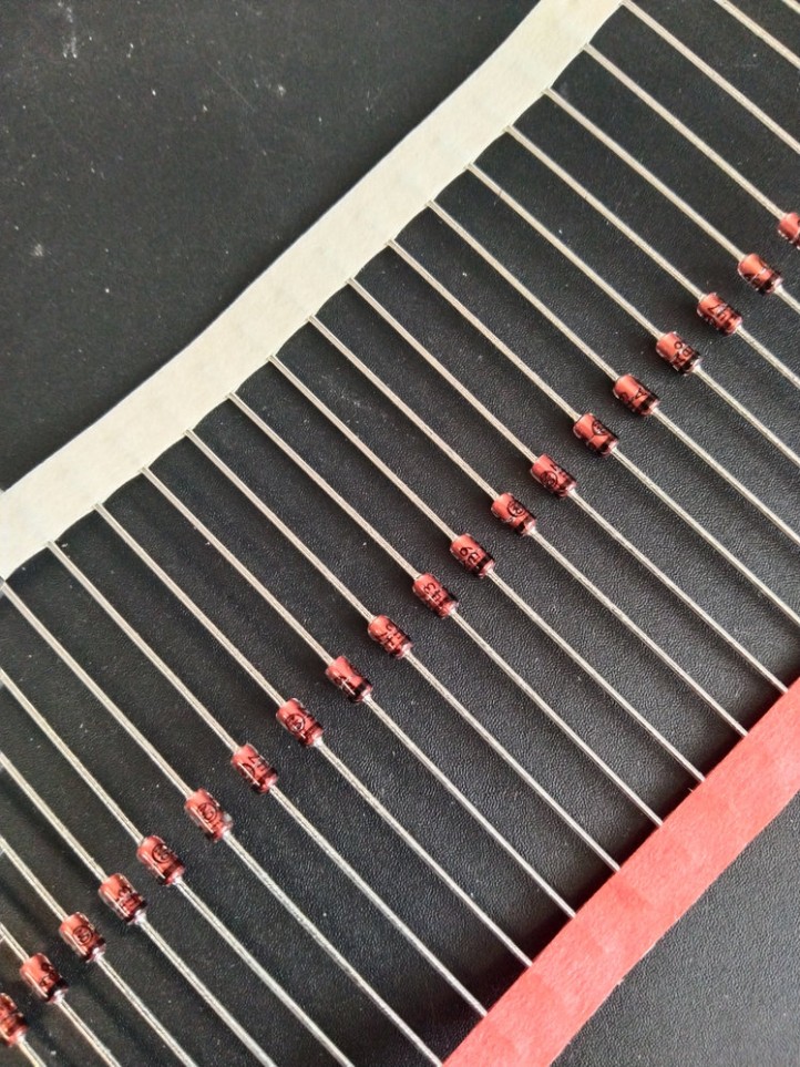 Diode - 1N4743A   -   x5