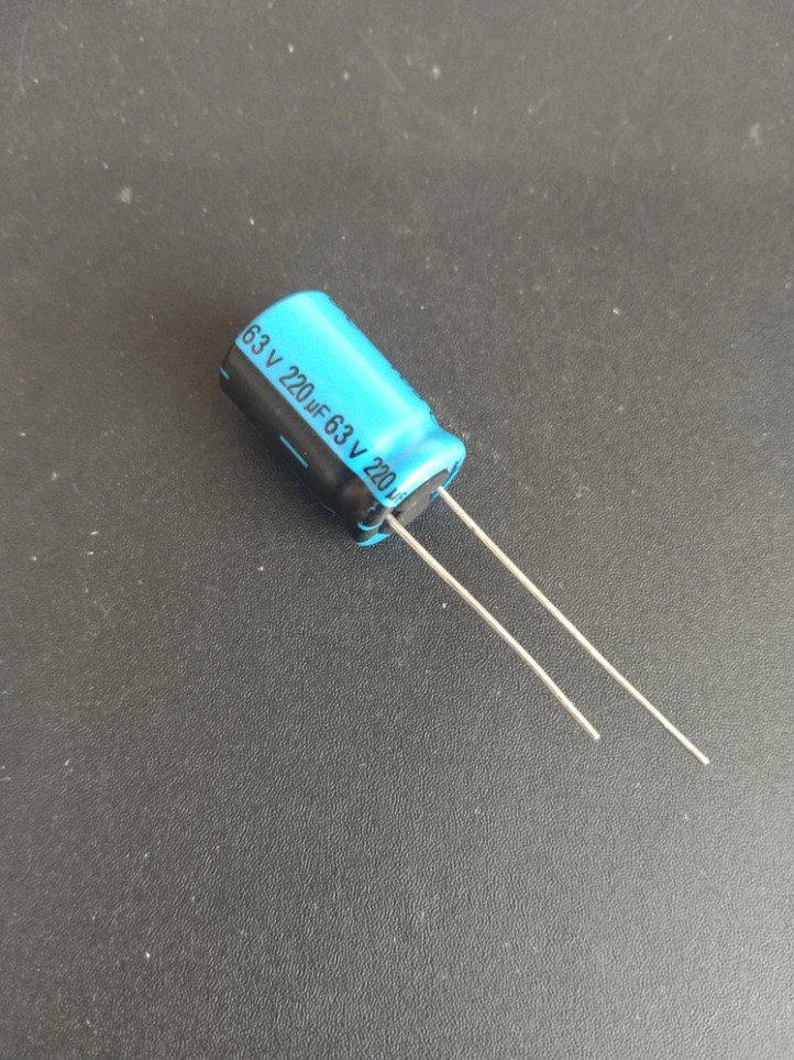 Condensateur Electrolytique - Radial - 63V / 220µF