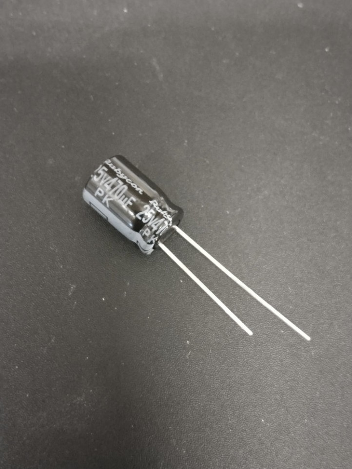 Capacitor Electrolytic - Radial - 25V / 470µF