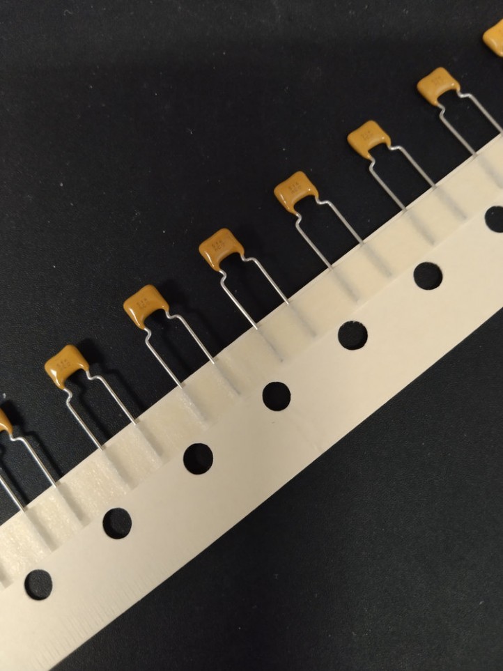 Condensateur Céramique - 100V / 100nF - x5
