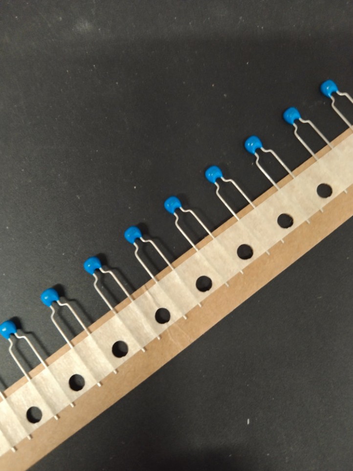 Condensateur Céramique - 100V / 47nF - x5