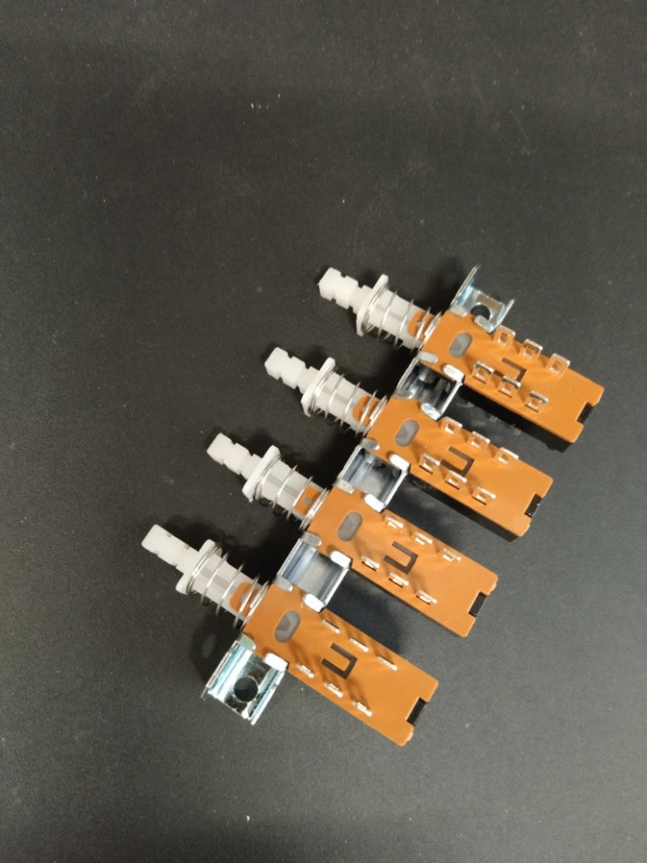 Pushbutton Service Switch - BALLY / WILLIAMS - 4 Bank
