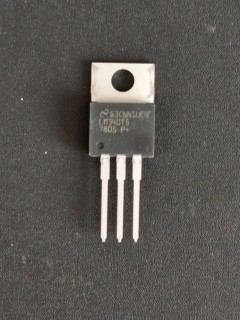 Régulateur - LM340T5 - 5V