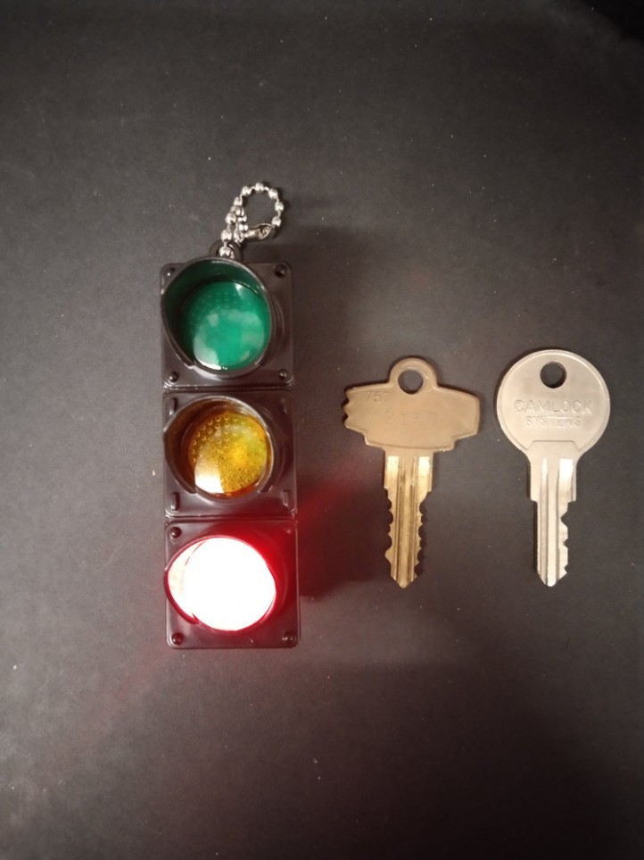 Key Holder - The Getaway High Speed II - Lit Traffic Light - 3D