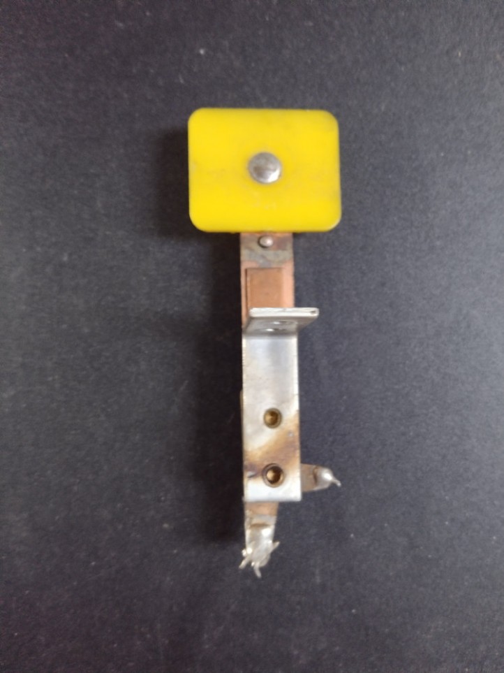WILLIAMS - Target - Rectangle - Yellow - Double Contact