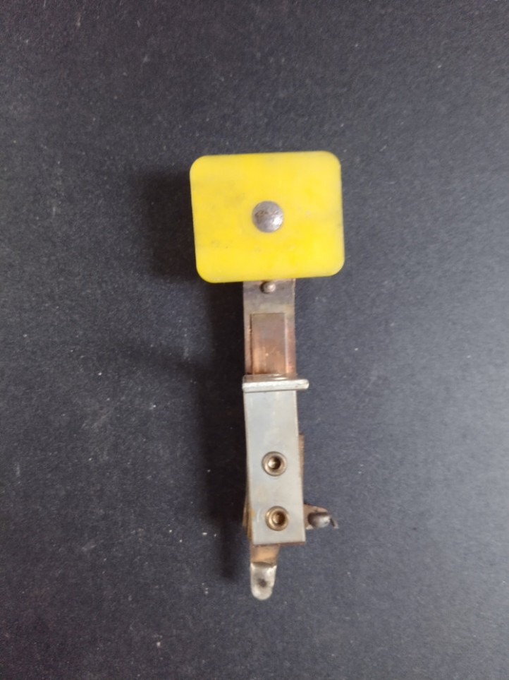 WILLIAMS - Target - Rectangle - Yellow