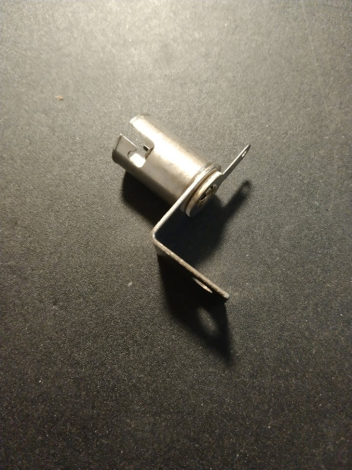 Socket BA9S - E-120-99