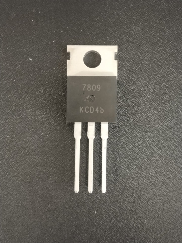 Régulateur - LM7809  +9V