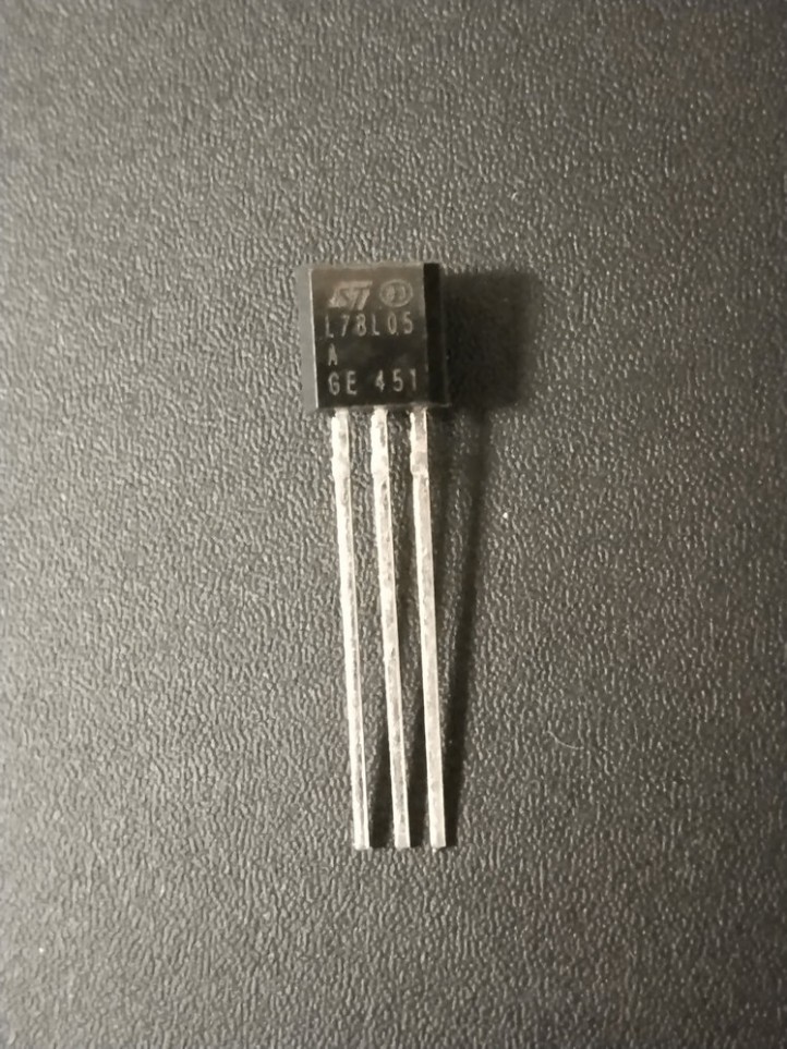 Voltage Regulator - 78L05  +5V