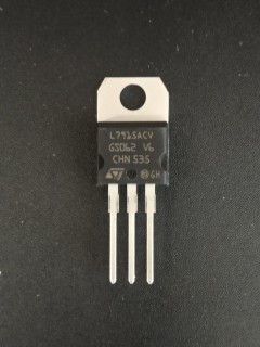 Voltage Regulator - LM7915  -15V