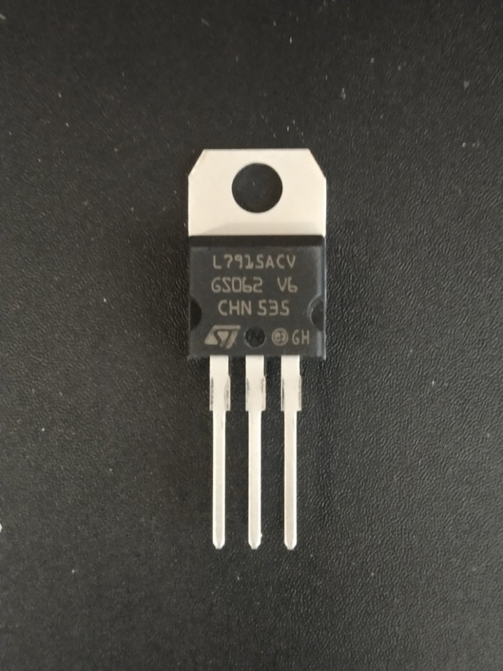 Régulateur - LM7915  -15V