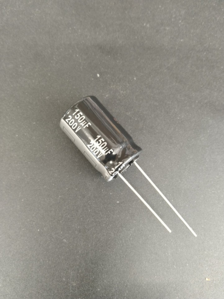 Capacitor Electrolytic - Radial - 200V / 150µF - Radial